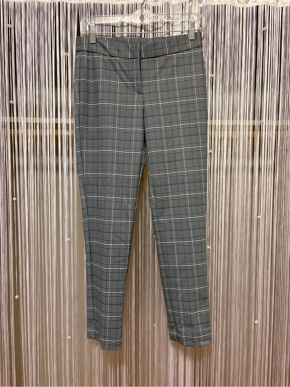 Amanda + Chelsea Classic Plaid Women's Slim Trousers - Grey